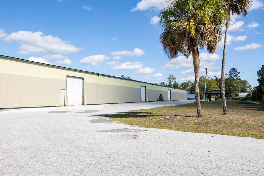More Photos Of 3710-3719 E Us-90, Lake City Manufacturing For Lease