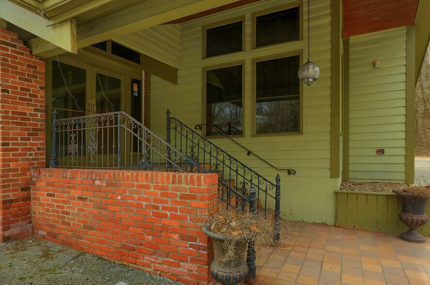 More Photos Of 634 Camp Horne Rd, Pittsburgh General Retail For Sale