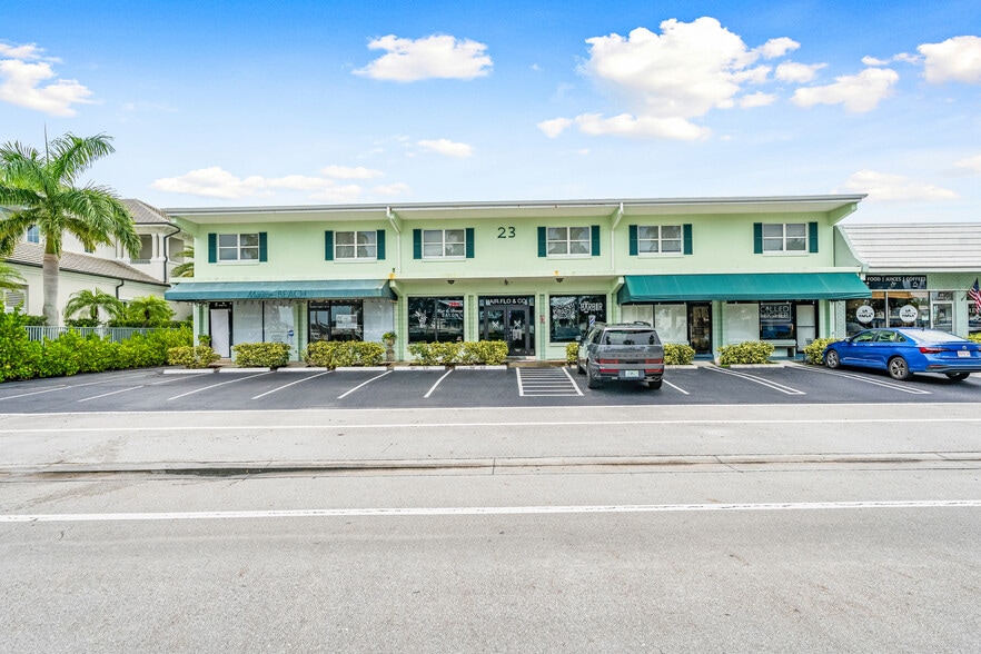 More Photos Of 23 Royal Palm Pointe, Vero Beach Restaurant For Sale