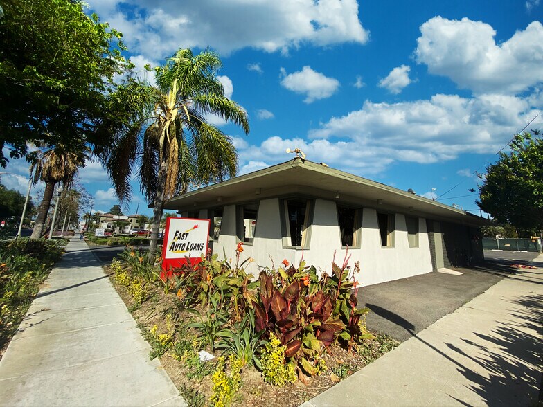 More Photos Of 9696 Magnolia Ave, Riverside Restaurant For Lease