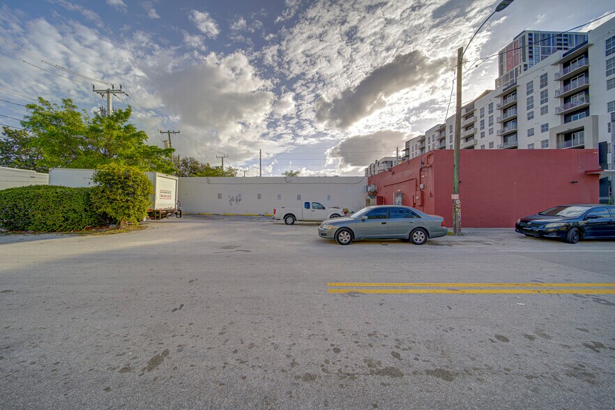 More Photos Of 3791 Bird Rd, Miami Restaurant For Lease