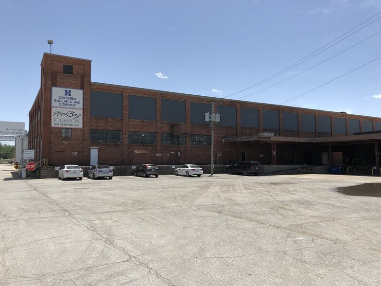 Primary Photo Of 999 Bedford Rd, North Kansas City Self Storage For Sale