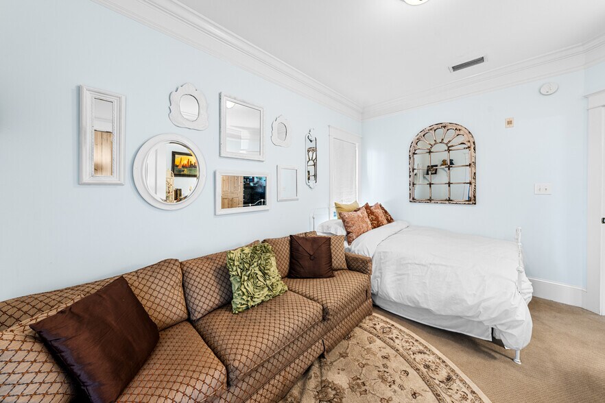 More Photos Of 202 S Mobile St, Fairhope Hospitality For Sale