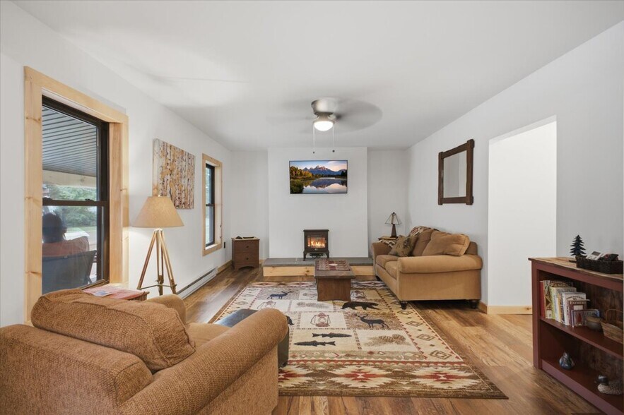 More Photos Of 6275 State Highway 30, Indian Lake Flex For Sale