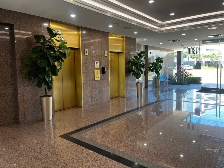 More Photos Of 1800 S Australian Ave, West Palm Beach Office For Lease