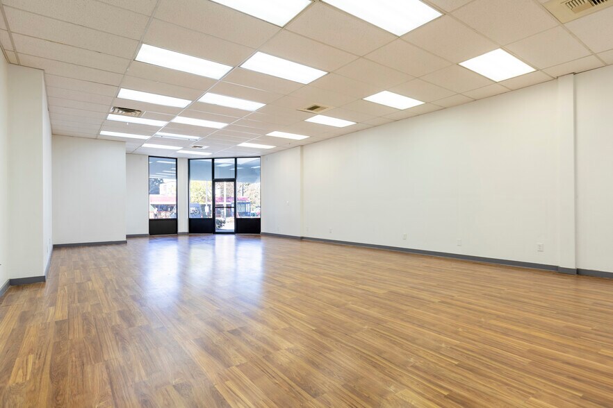 More Photos Of 11730 15th Ave NE, Seattle Freestanding For Lease