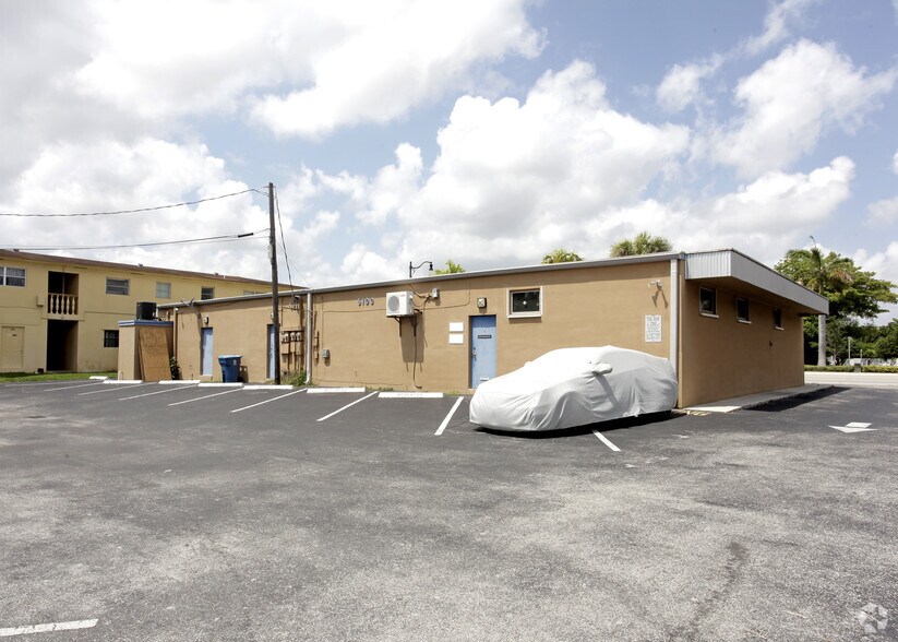 More Photos Of 5100 Hollywood Blvd, Hollywood Medical For Lease