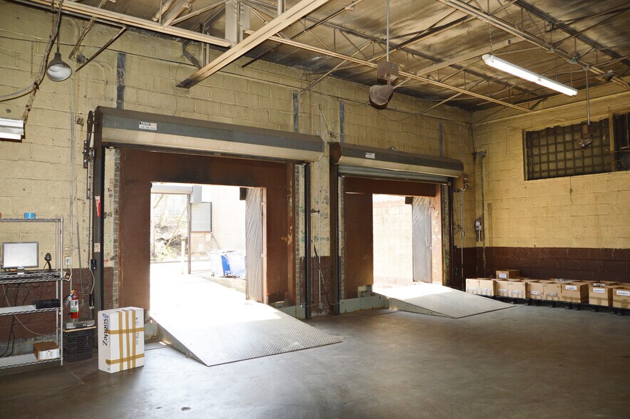 More Photos Of 8950 127th St, Richmond Hill Warehouse For Sale