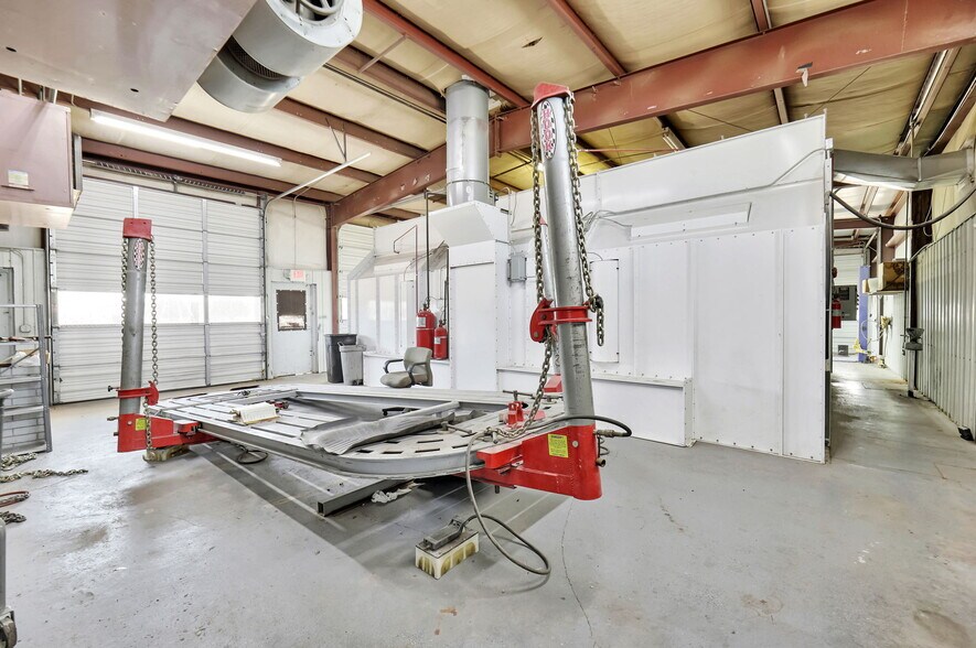 More Photos Of 11209 W Kellogg, Wichita Auto Dealership For Sale
