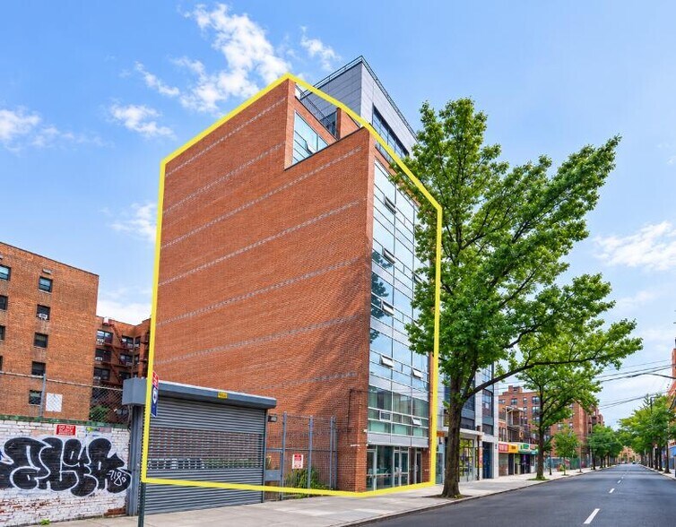 More Photos Of 13324 41st Rd, Flushing Office For Sale