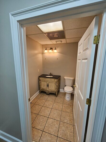 More Photos Of 135 Cecil Ct, Fayetteville Warehouse For Lease