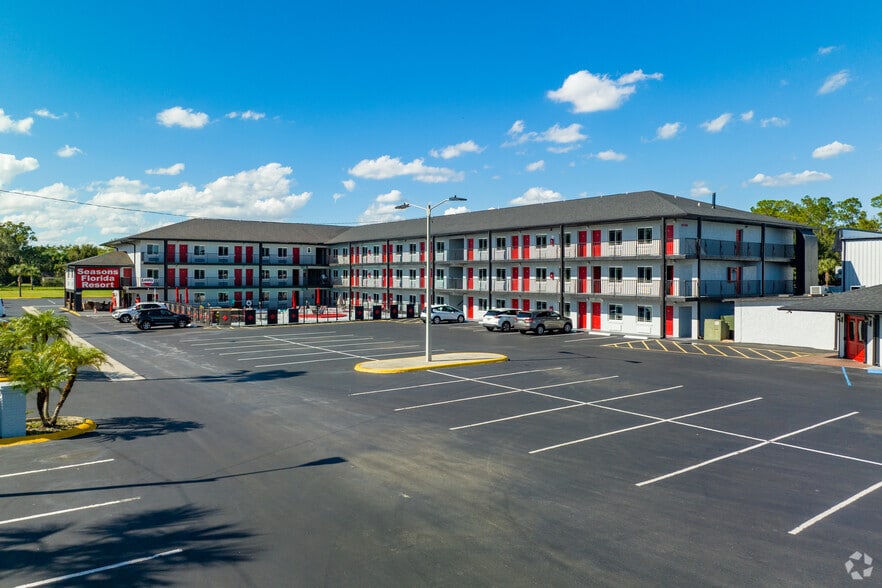More Photos Of 4736 W Irlo Bronson Memorial Hwy, Kissimmee Hotel For Lease
