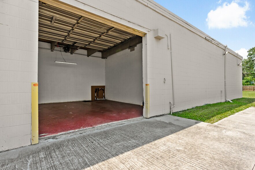 More Photos Of 974 S Nova Rd, Ormond Beach Industrial For Sale