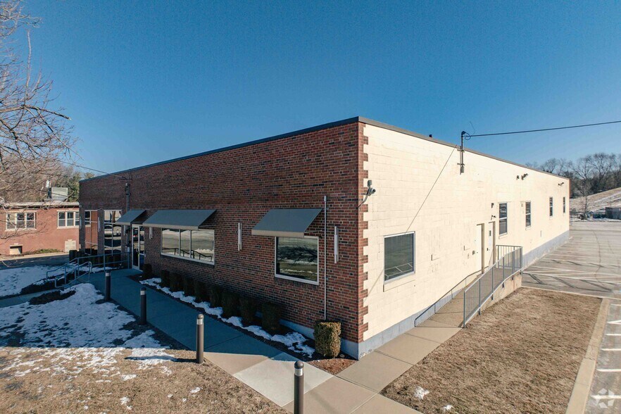 Primary Photo Of 241 Riverview Ave, Newton Warehouse For Lease