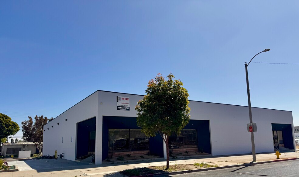 More Photos Of 1350 E Thompson Blvd, Ventura General Retail For Lease