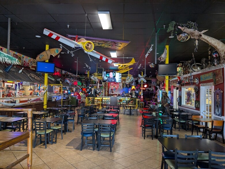 More Photos Of 1337 Baytree Rd, Valdosta General Retail For Sale