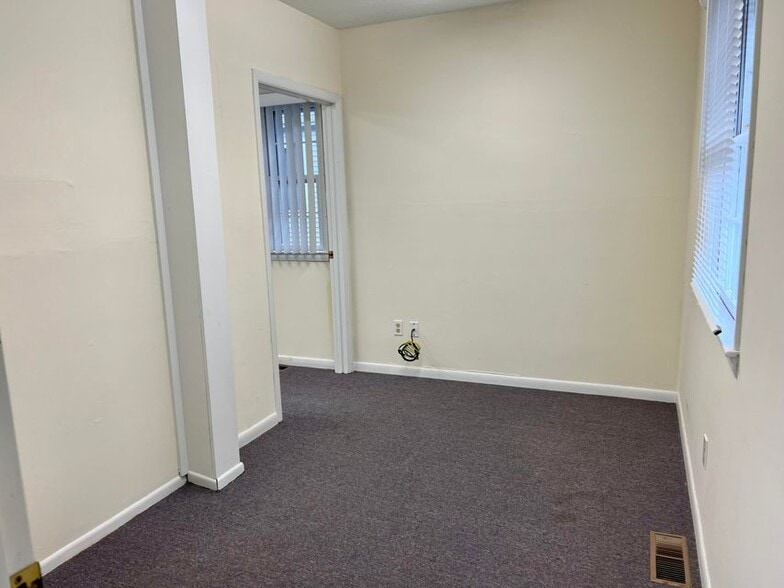 More Photos Of 346 Gifford St, Falmouth Office For Sale