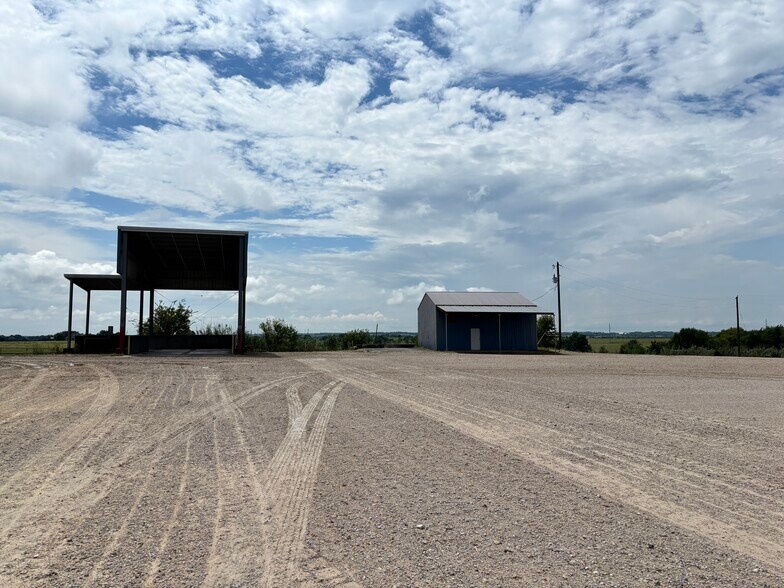 More Photos Of 10959 Highway 290 W, Brenham Warehouse For Sale