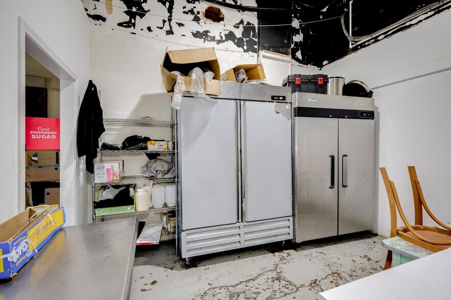 More Photos Of 111 Main Street, Lincolnton Flex For Sale