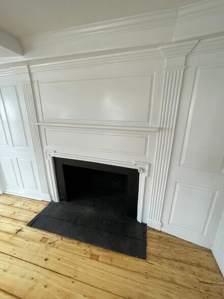 More Photos Of 3 Portsmouth Ave, Exeter General Retail For Lease