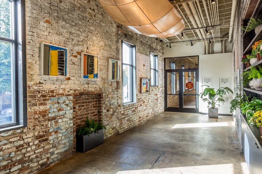 More Photos Of 500 E Davie St, Raleigh Restaurant For Lease