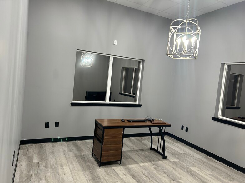 More Photos Of 3903 98th St, Lubbock Medical For Lease