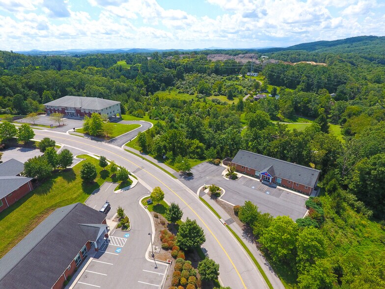 More Photos Of 829 Davis St, Blacksburg Medical For Sale