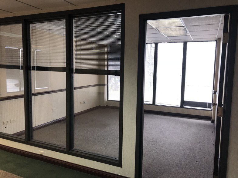 More Photos Of 3612 Lincoln Hwy, Olympia Fields Office For Lease