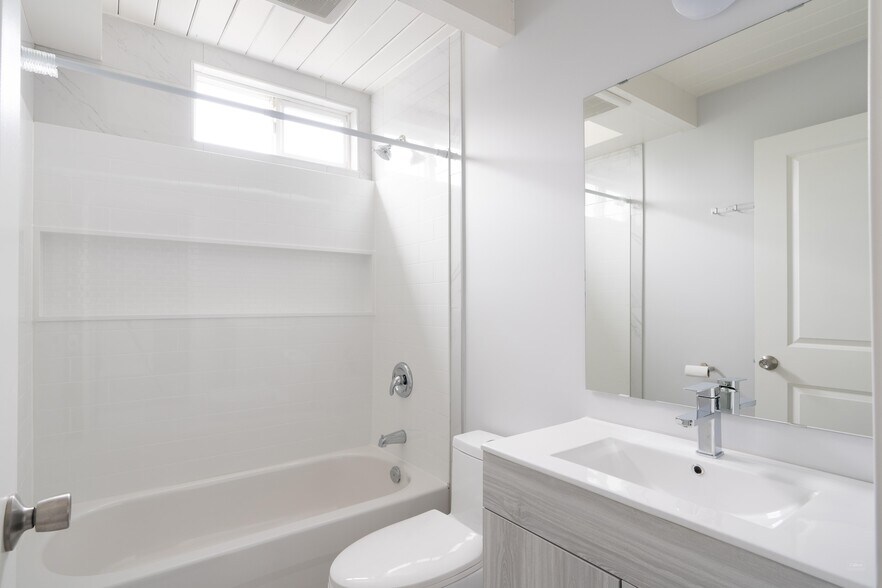 More Photos Of 470 Dogwood St, Campbell River Apartments For Sale