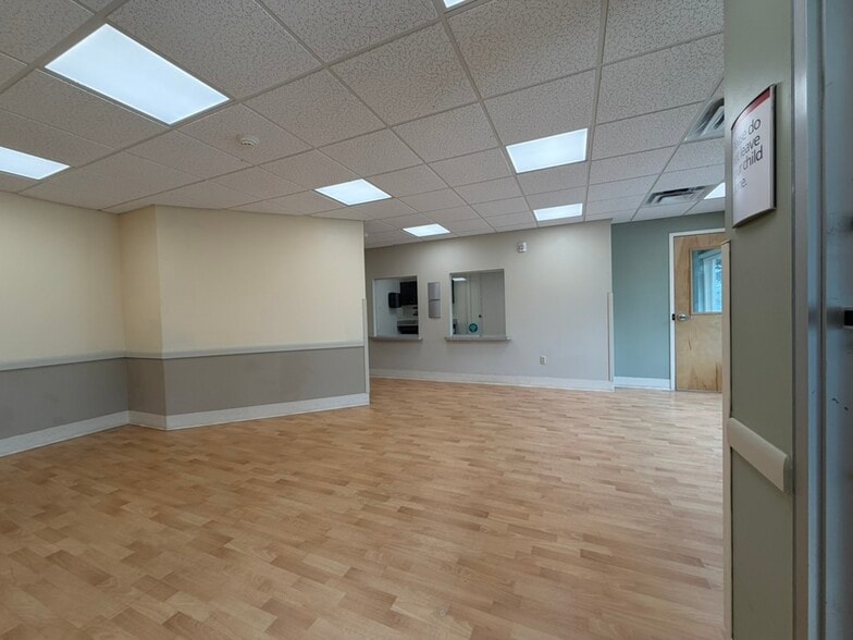 More Photos Of 813 Warren St, Hudson Medical For Lease
