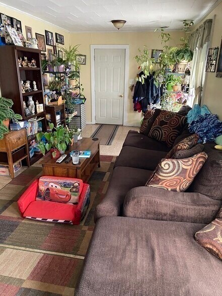 More Photos Of 31-33 Chapel St, Northampton Auto Repair For Sale