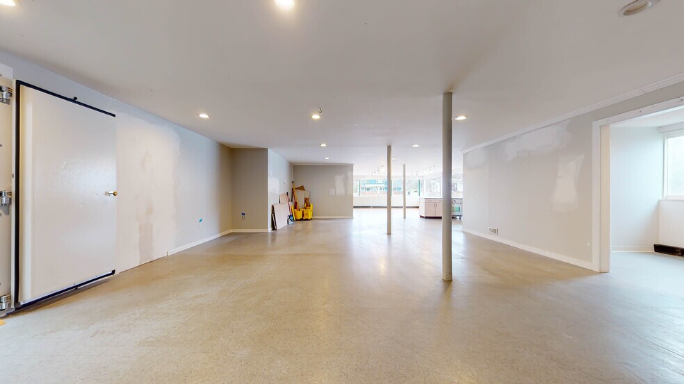 More Photos Of 906 Rt-28, Kingston Restaurant For Sale