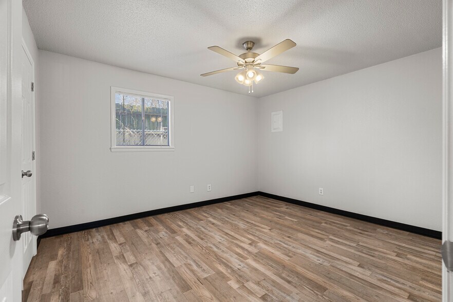 More Photos Of 1805 S Y St, Fort Smith Apartments For Sale