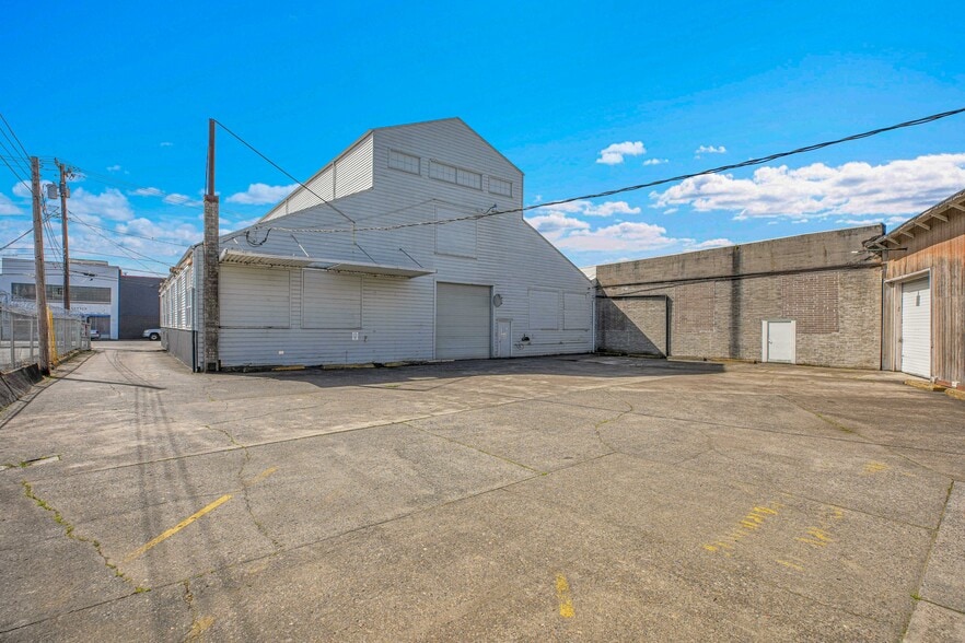 More Photos Of 679-687 N Thompson St, Portland Warehouse For Lease