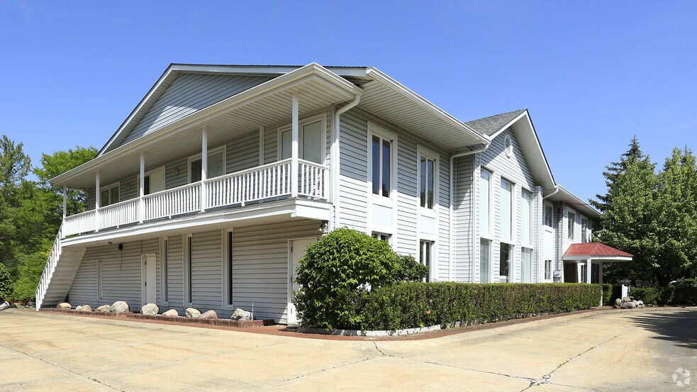 More Photos Of 17892 Chillicothe Rd, Chagrin Falls Office For Sale