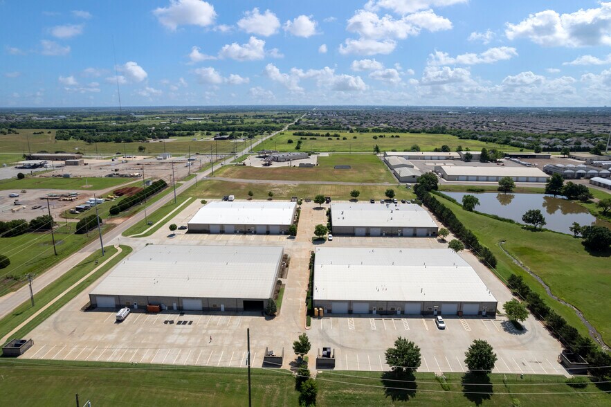 More Photos Of 7312 NW 164th St, Edmond Warehouse For Sale