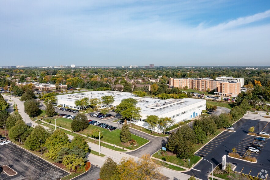 More Photos Of 600-680 Oakmont Ln, Westmont Research And Development For Lease