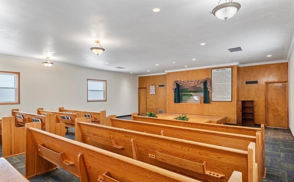 More Photos Of 110 W Main St, Pleasant Plains Religious Facility For Sale