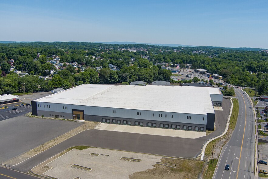 More Photos Of 102 Dolson Ave, Middletown Distribution For Lease