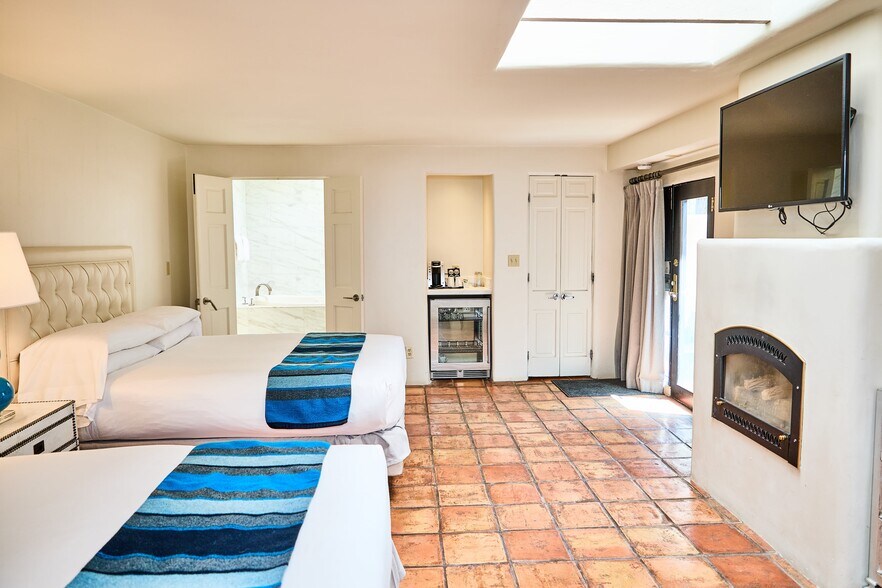 More Photos Of 405 Cordoba Ln, Taos Hotel For Sale