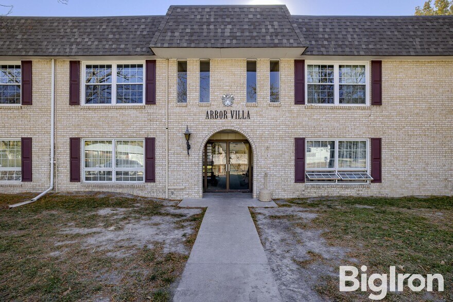 More Photos Of 633 E 10th St, York Apartments For Sale