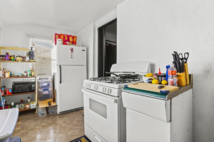 More Photos Of 1207 E Rio Grande Ave, El Paso Apartments For Sale