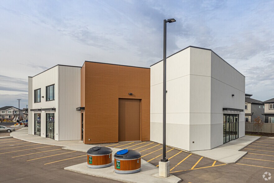 More Photos Of 1 Chappelle Vis, Edmonton Storefront Retail Office For Sale