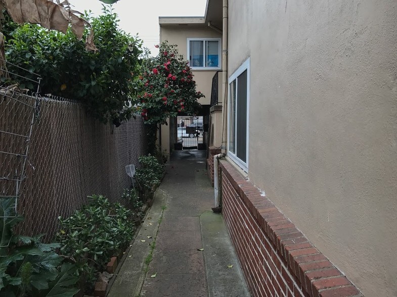 More Photos Of 1661 Fruitvale Ave, Oakland Apartments For Sale
