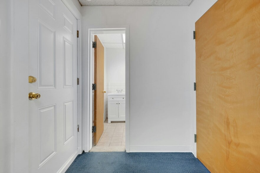 More Photos Of 5 Montague St, Yonkers Office For Lease