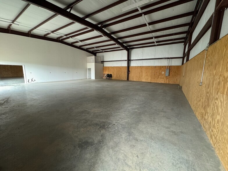 More Photos Of 139 Caggiano Dr, Gaffney Warehouse For Lease