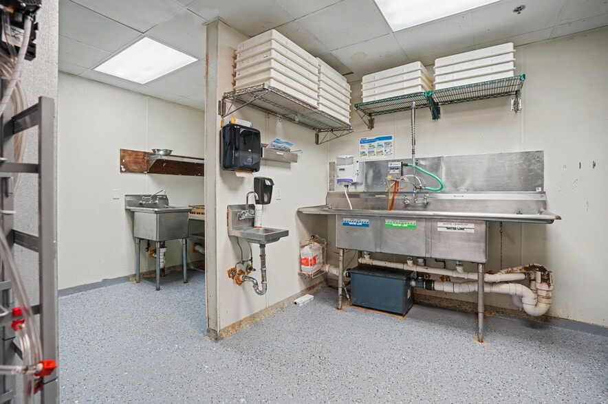 More Photos Of 110 W Bryan St, Savannah Freestanding For Lease