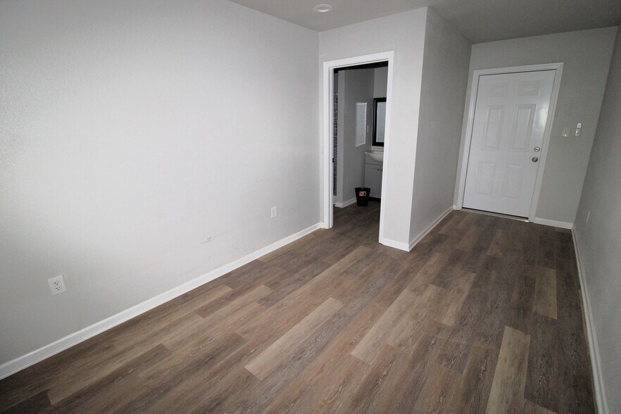 More Photos Of 5900 County Road 1142, Midland Warehouse For Sale