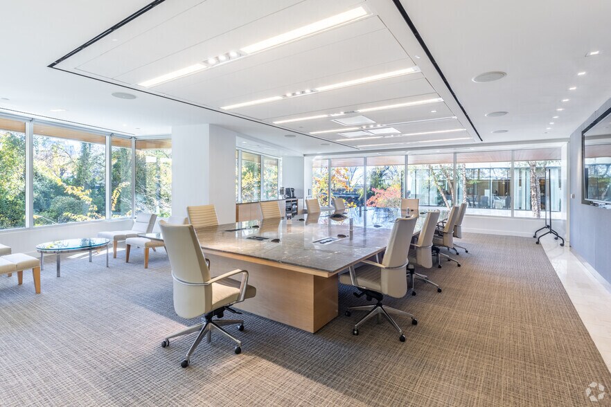 More Photos Of 2900 K St NW, Washington Office For Sale