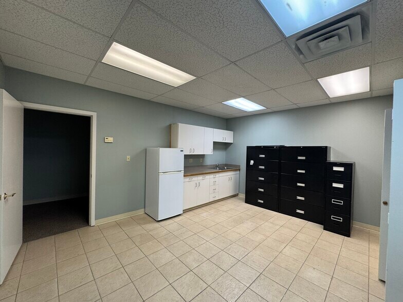 More Photos Of 11825 Hinson Rd, Little Rock Medical For Lease